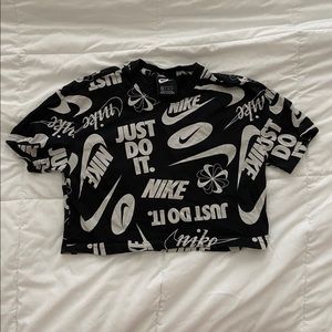 NIKE Logo Crop Top